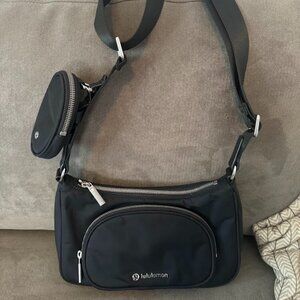 Lululemon Crossbody with Nano Pouch 2L in Black, Very Good Condition